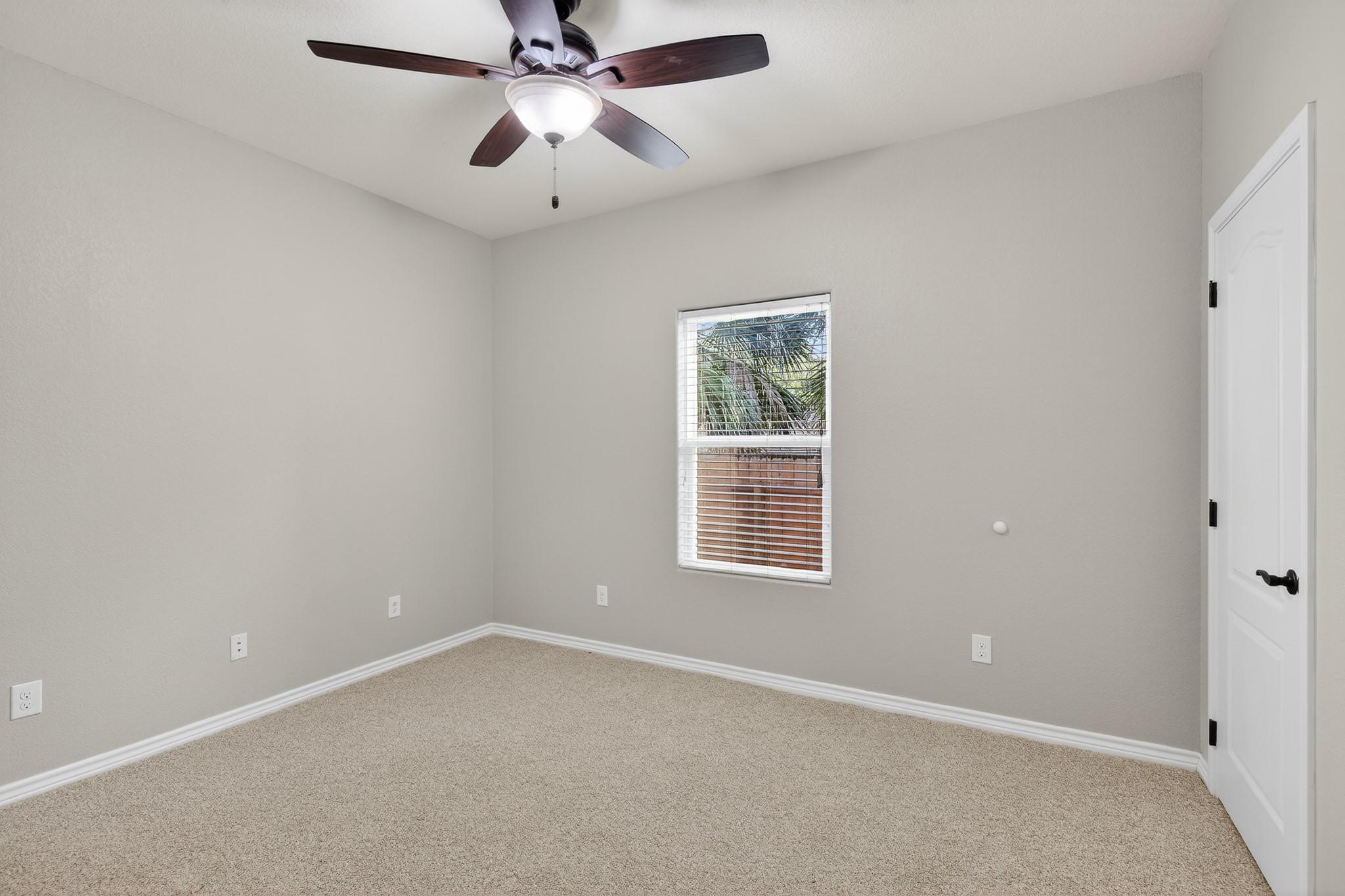 237 Meadowlakes Dr, Meadowlakes, TX 78654