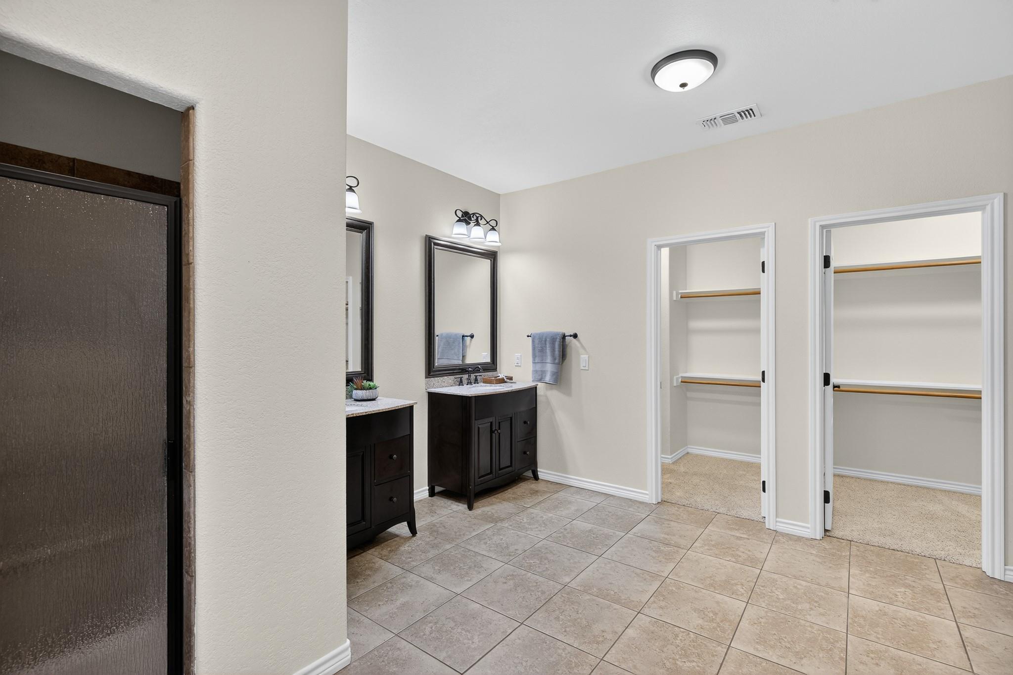 237 Meadowlakes Dr, Meadowlakes, TX 78654