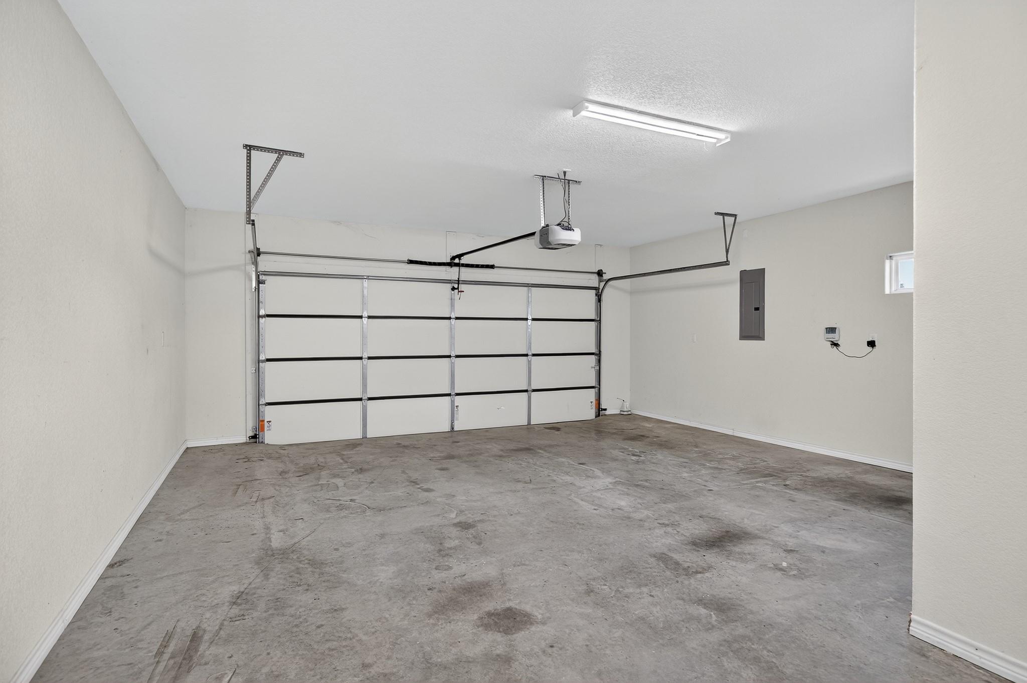 237 Meadowlakes Dr, Meadowlakes, TX 78654