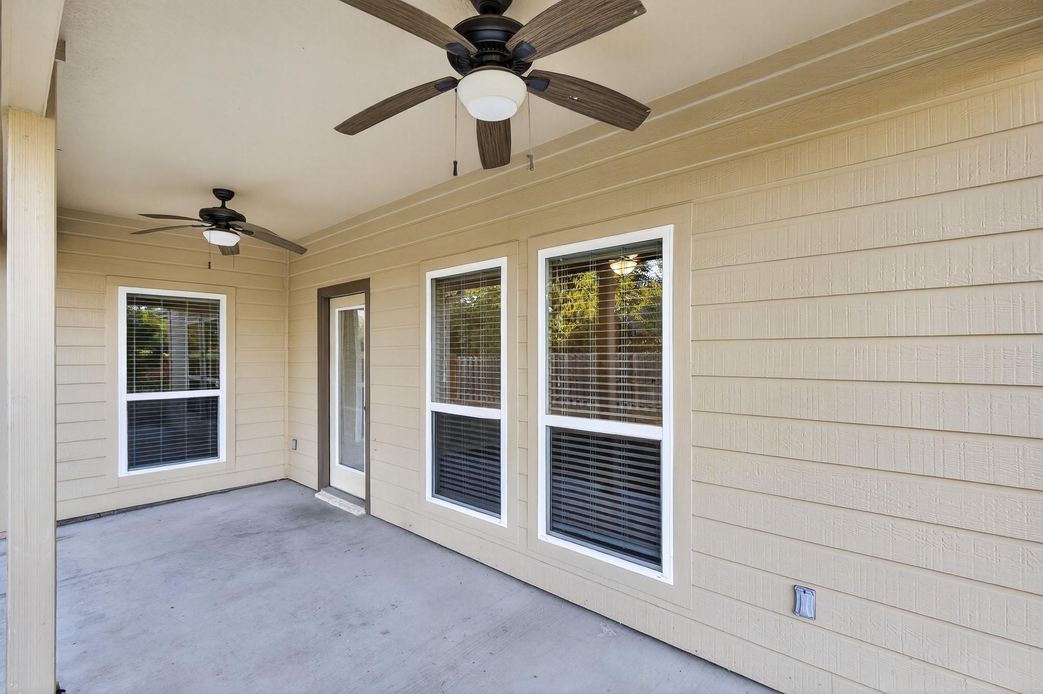 237 Meadowlakes Dr, Meadowlakes, TX 78654