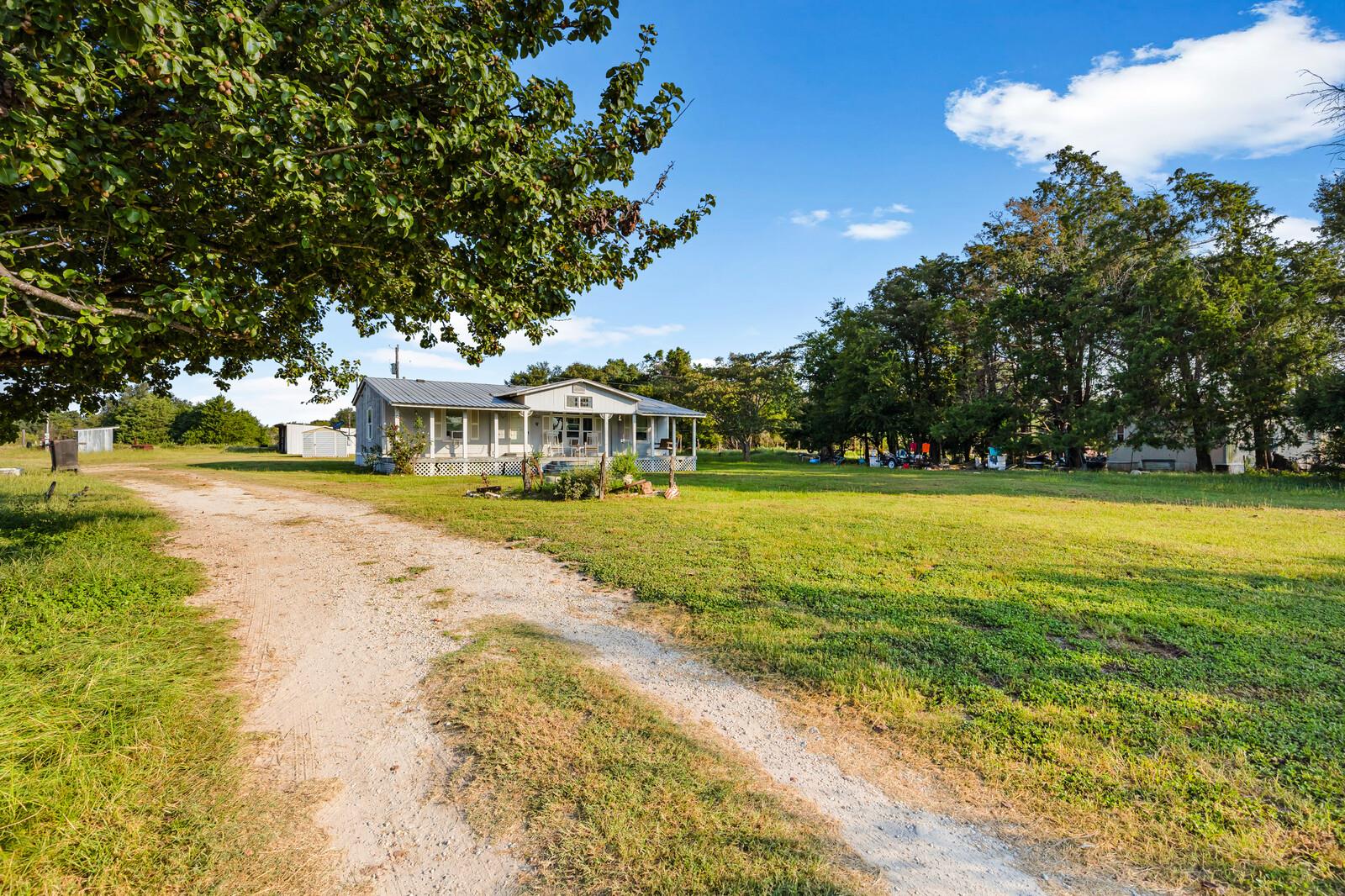 252 Lcr 421, Groesbeck, TX 76642