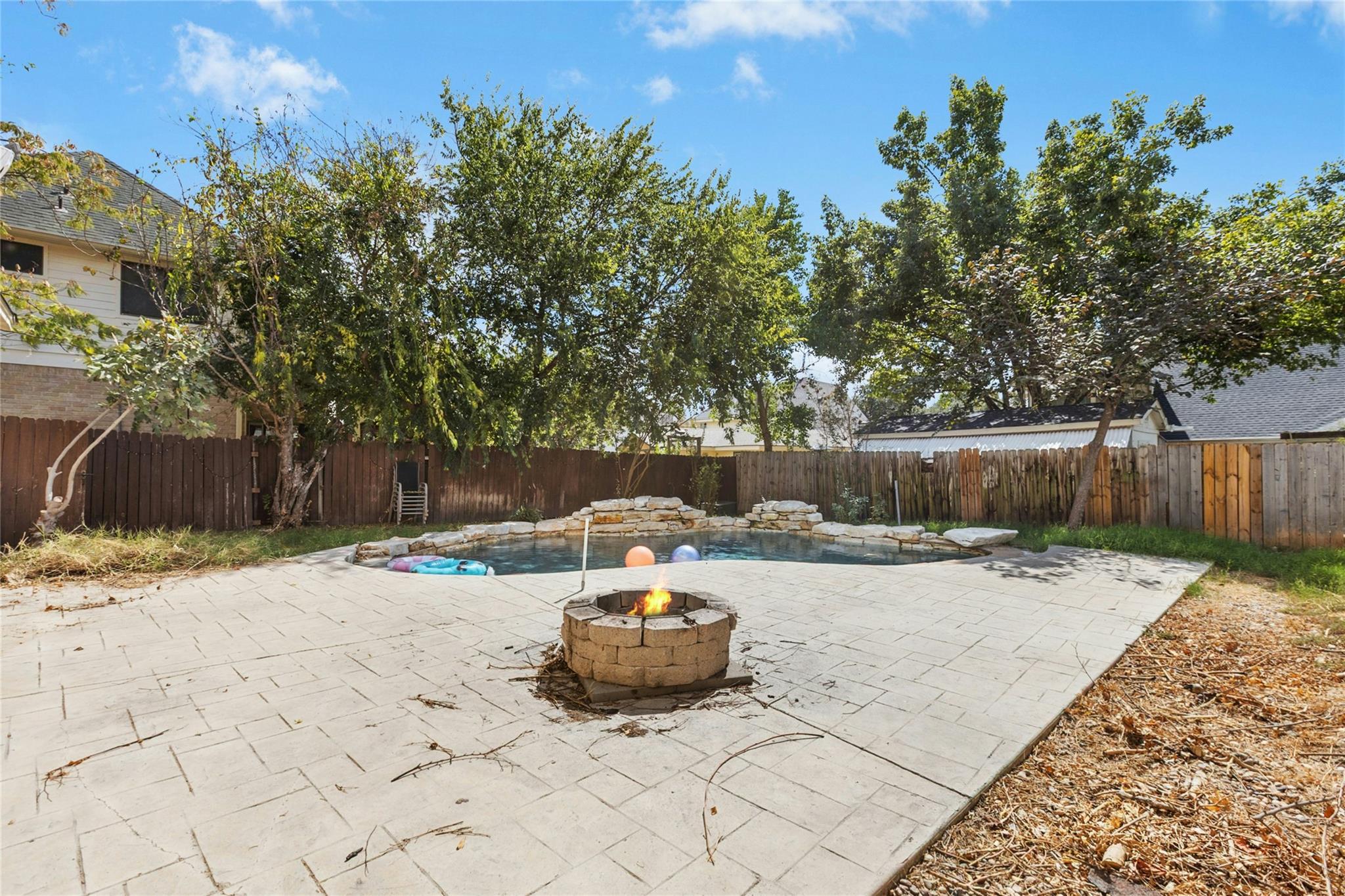 401 Applewood Dr, Pflugerville, TX 78660