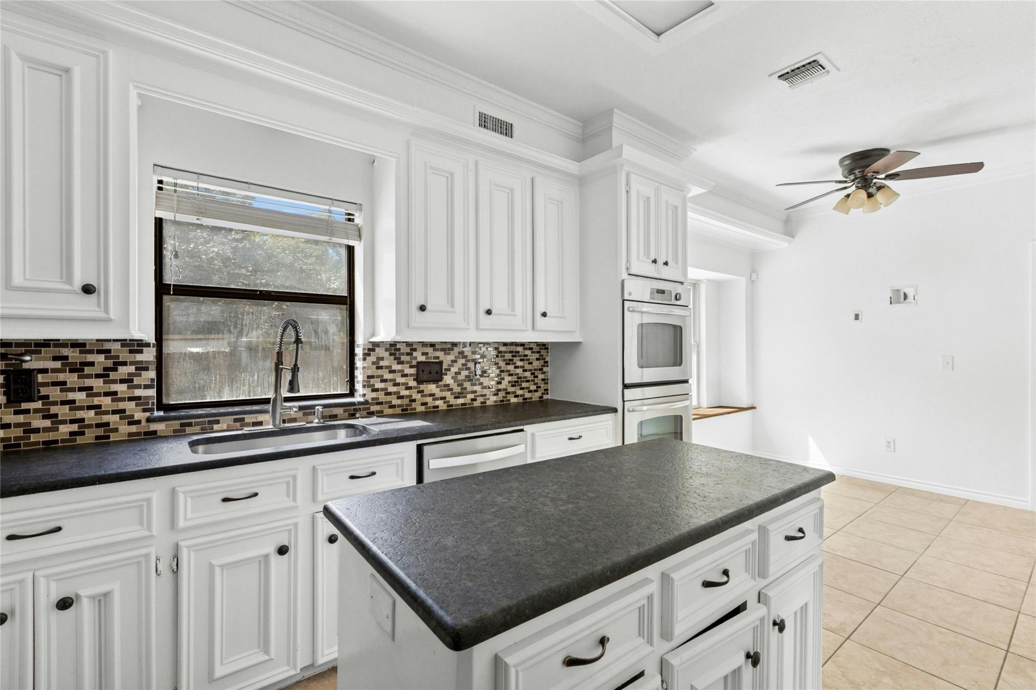 401 Applewood Dr, Pflugerville, TX 78660