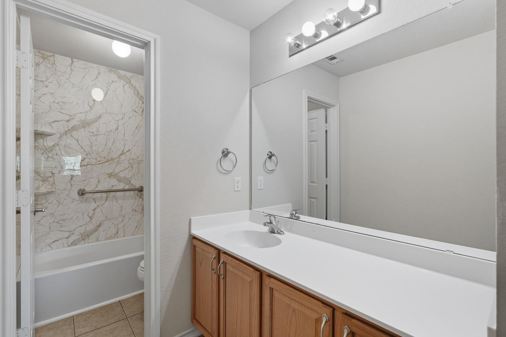 125 Pine Cv, Kyle, TX 78640