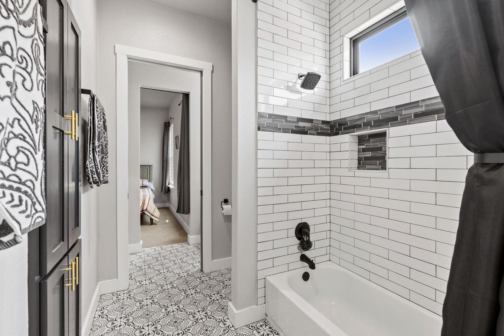 186 Oak Grove Pkwy, Kingsland, TX 78639