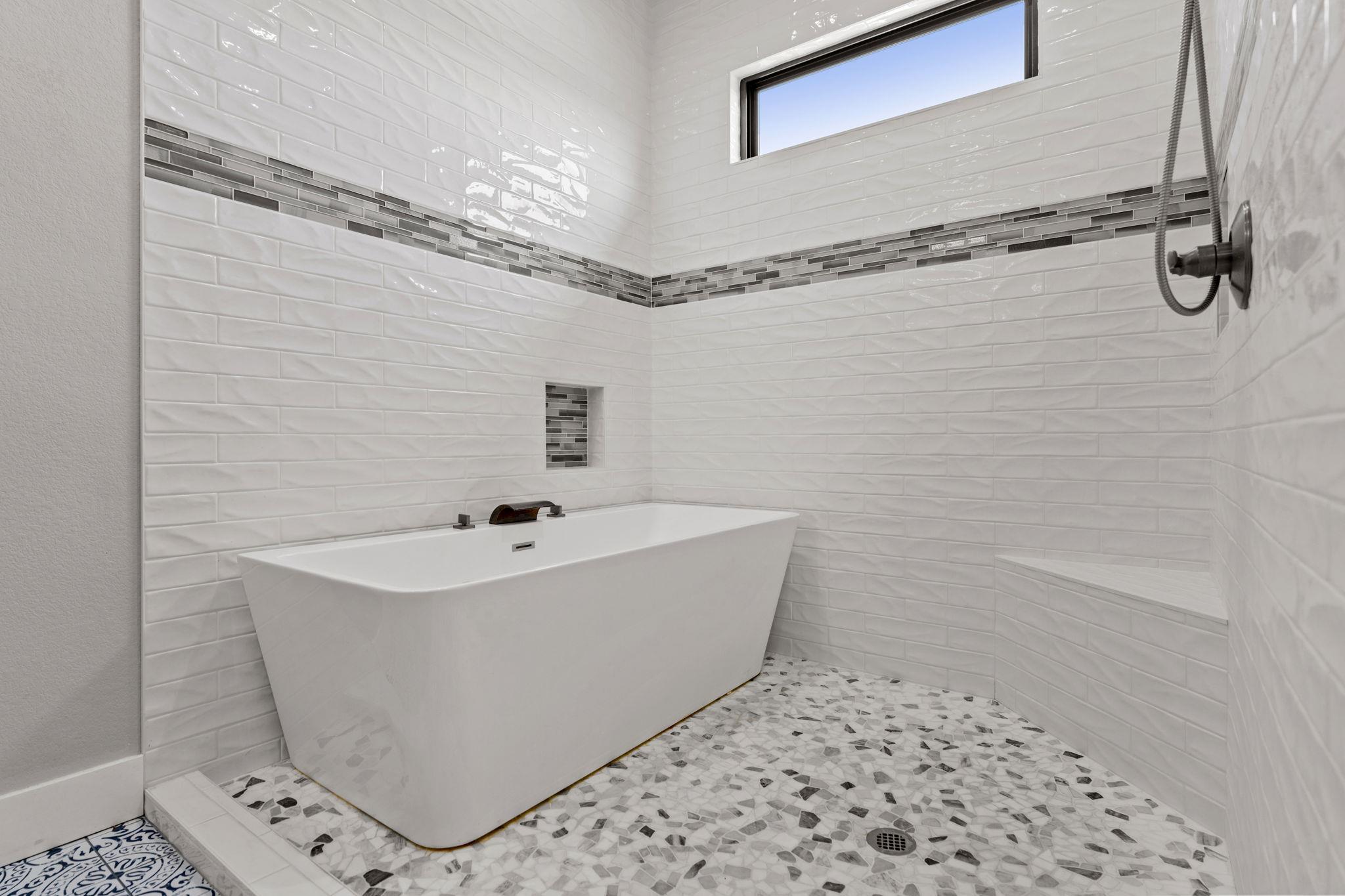 186 Oak Grove Pkwy, Kingsland, TX 78639