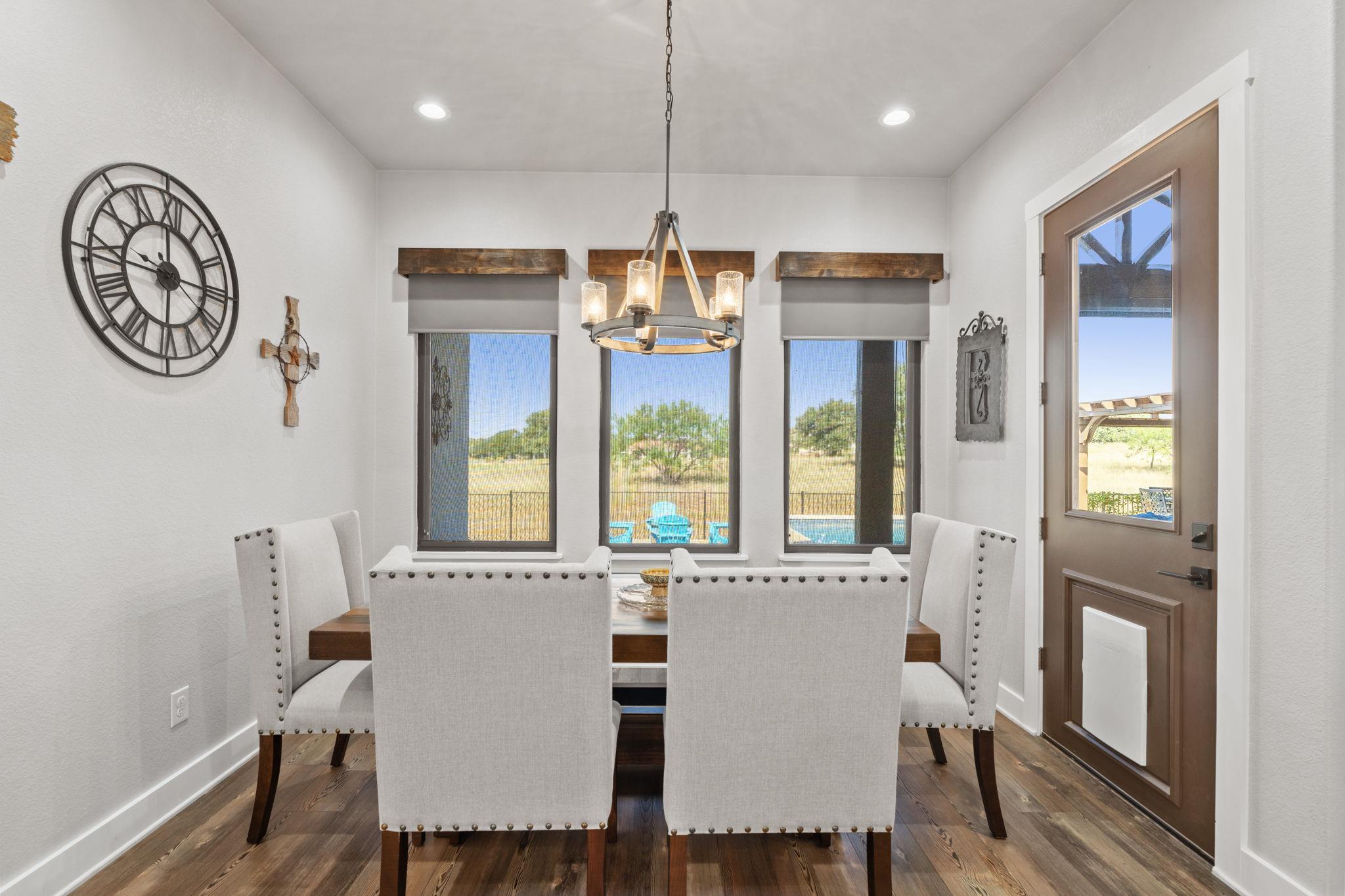 186 Oak Grove Pkwy, Kingsland, TX 78639