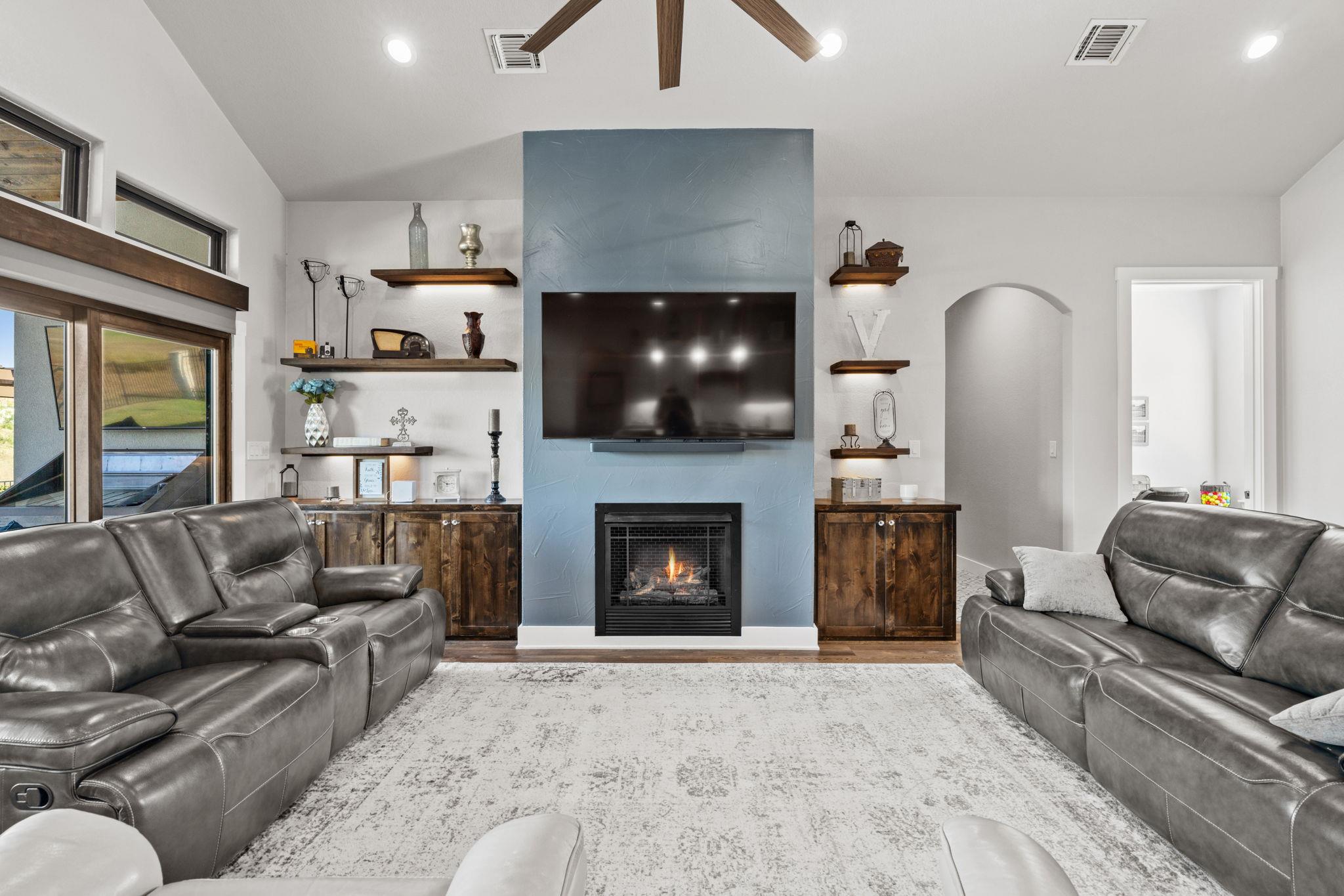 186 Oak Grove Pkwy, Kingsland, TX 78639