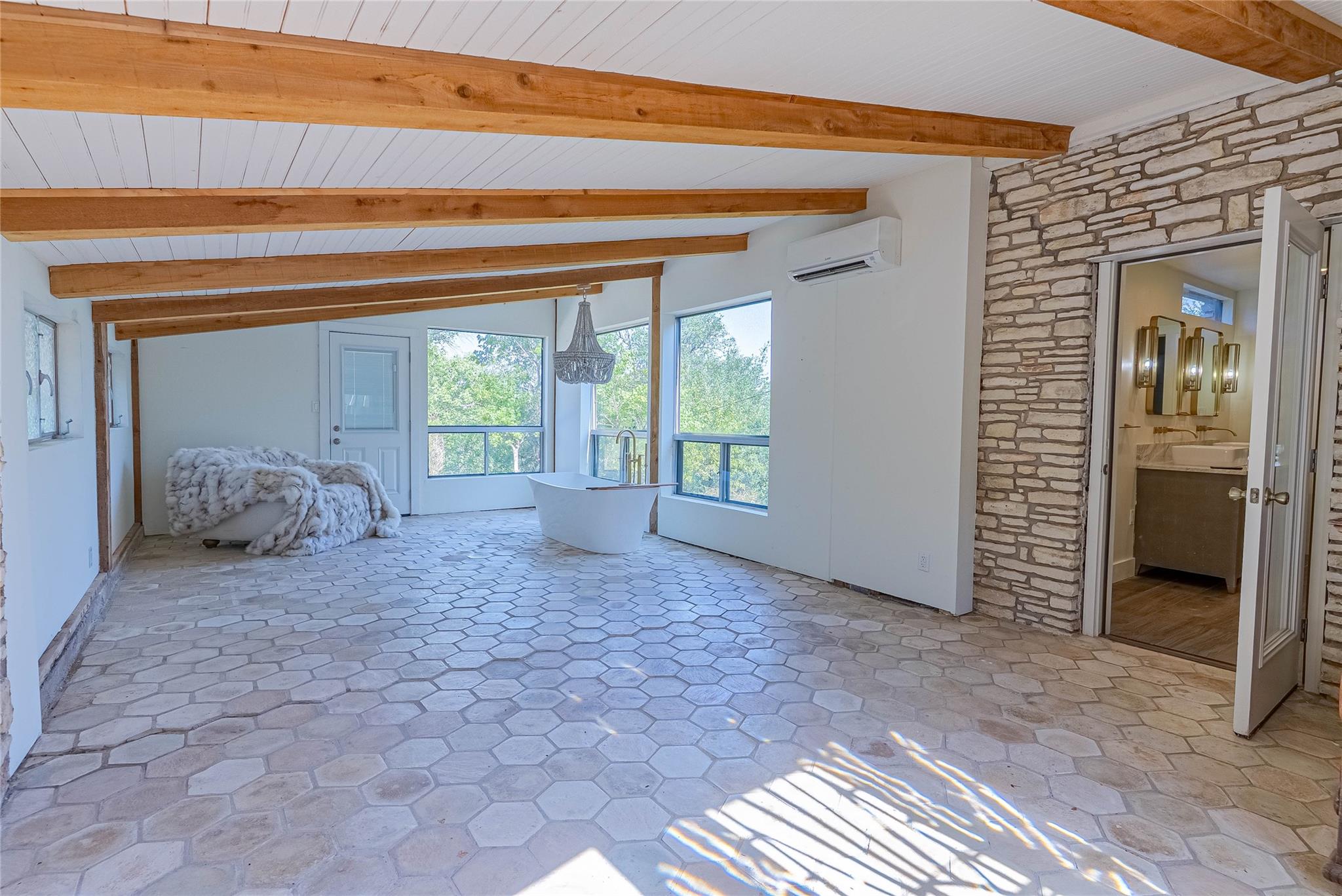 18106 Travis Cir, Lago Vista, TX 78645