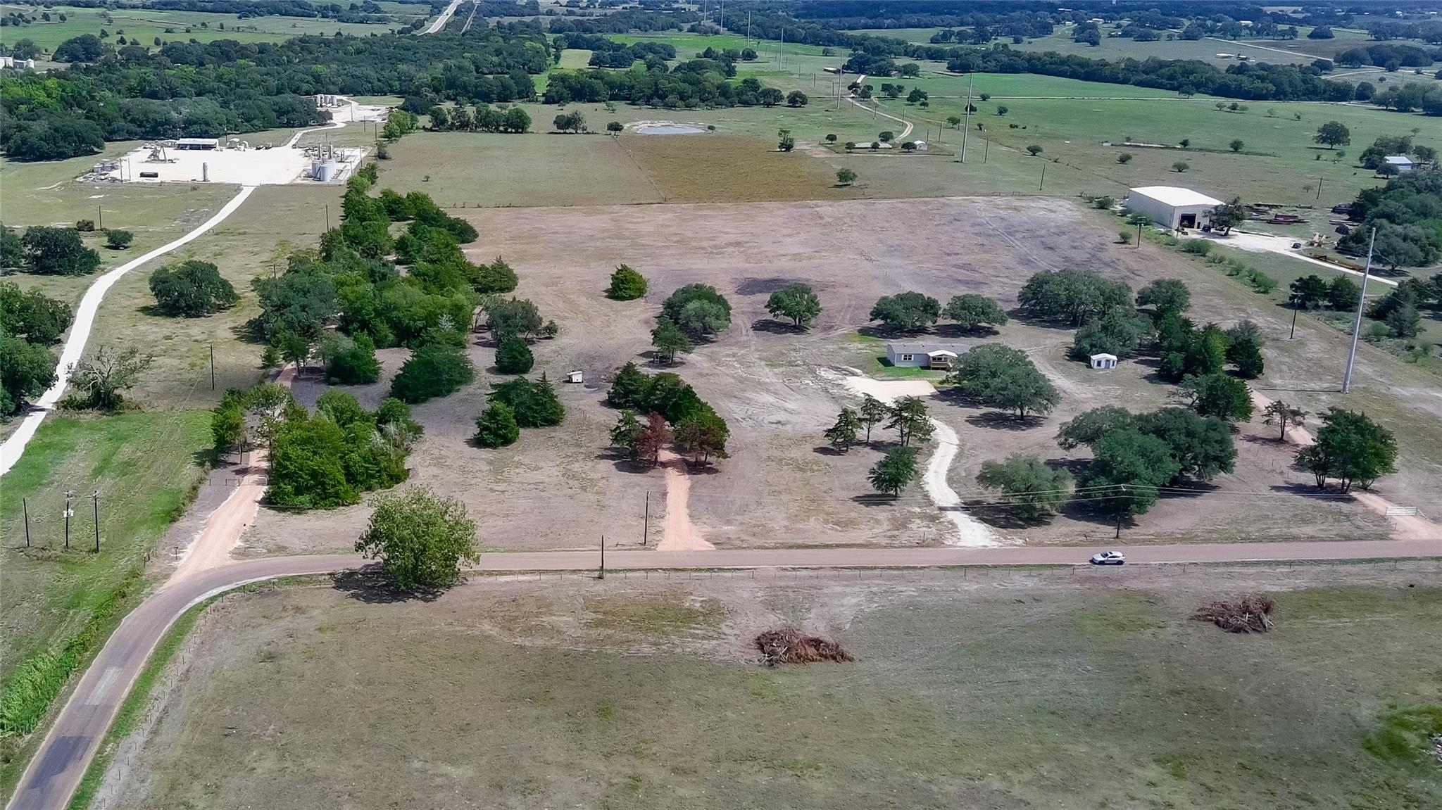 989 E Old Hallettsville Rd, Flatonia, TX 78941