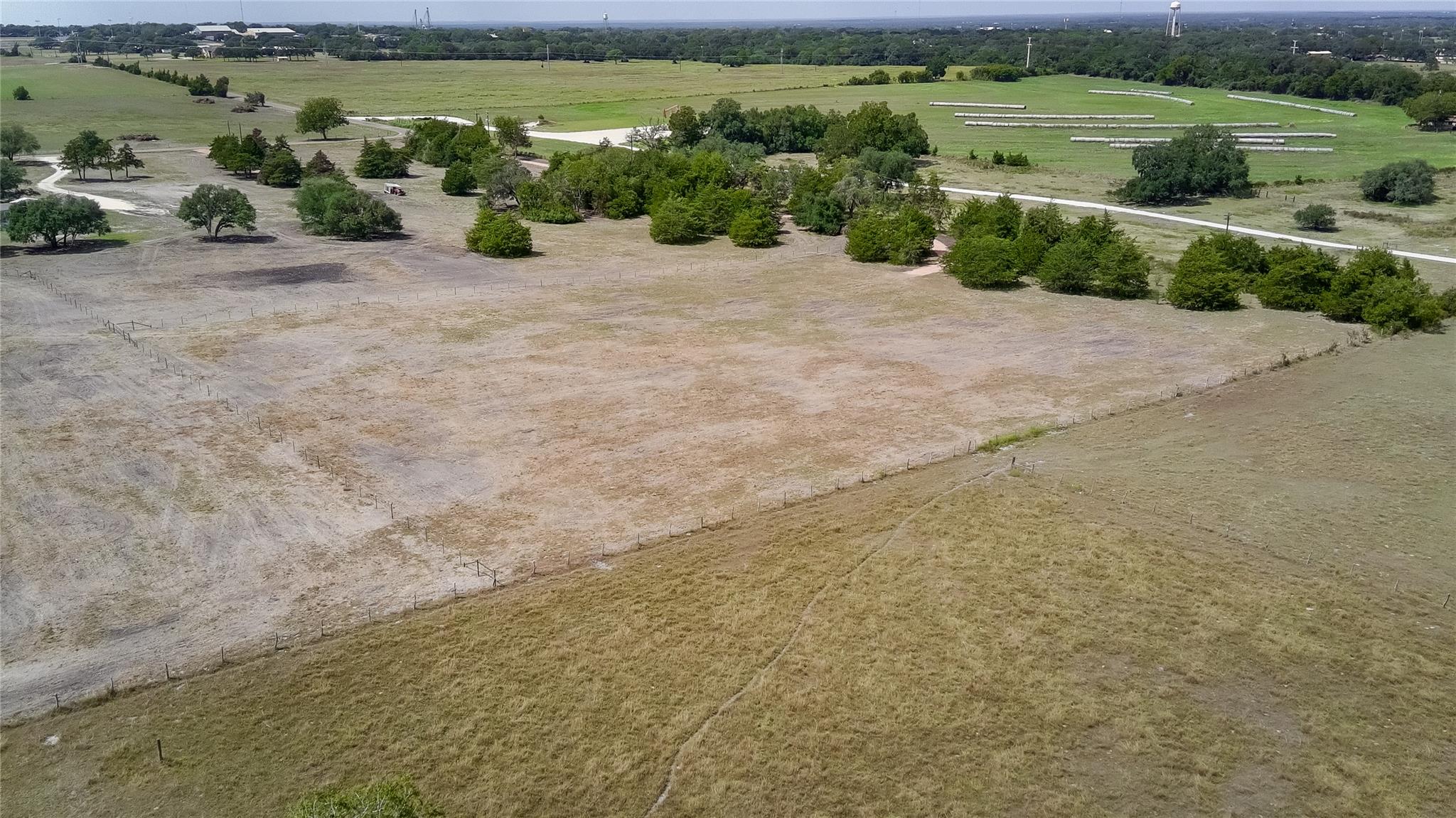 989 E Old Hallettsville Rd, Flatonia, TX 78941