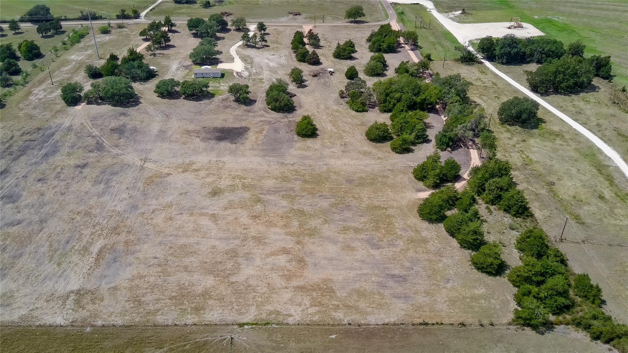 989 E Old Hallettsville Rd, Flatonia, TX 78941