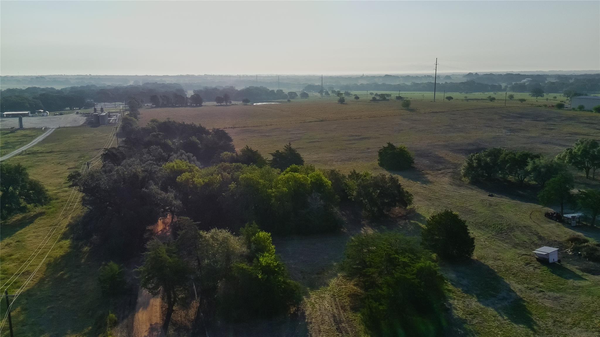 989 E Old Hallettsville Rd, Flatonia, TX 78941