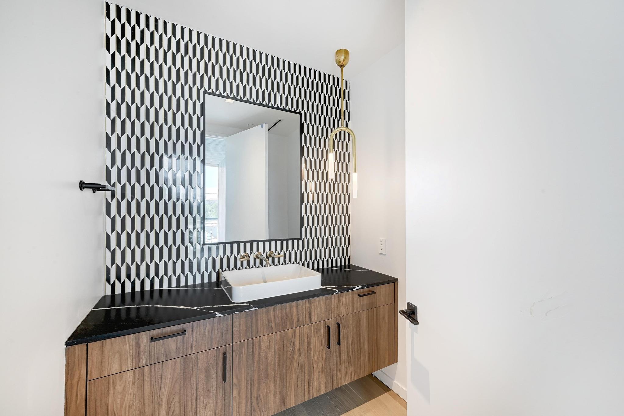 1006 Baylor St # 202, Austin, TX 78703