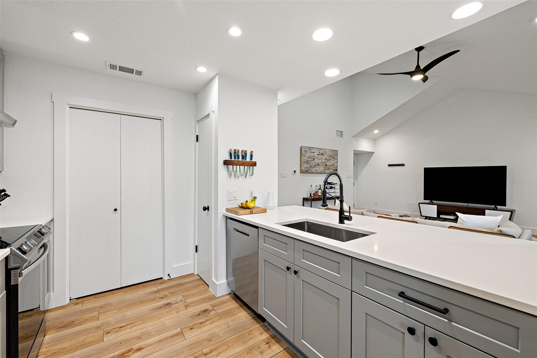 2001 Parker Ln # 101, Austin, TX 78741