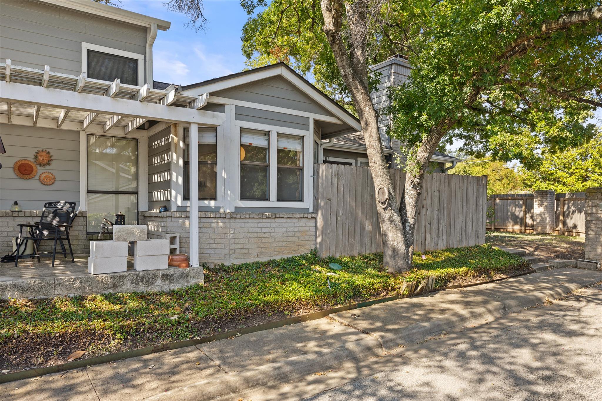 2001 Parker Ln # 101, Austin, TX 78741