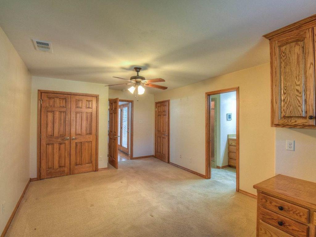 420 7th St, Marble Falls, TX 78654