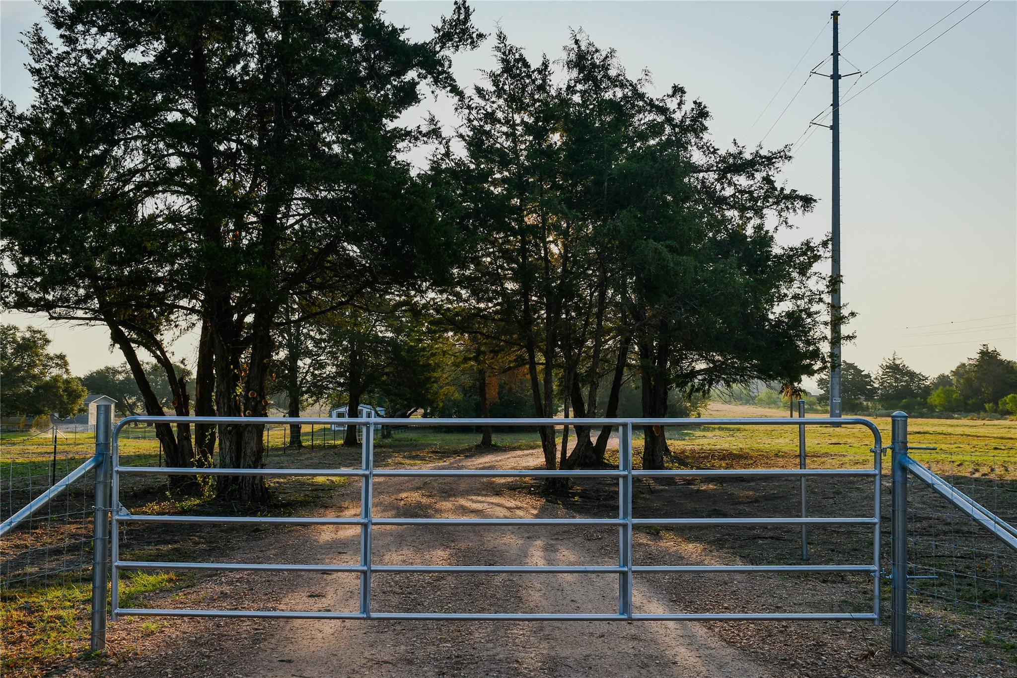 1109 E Old Hallettsville Rd, Flatonia, TX 78941