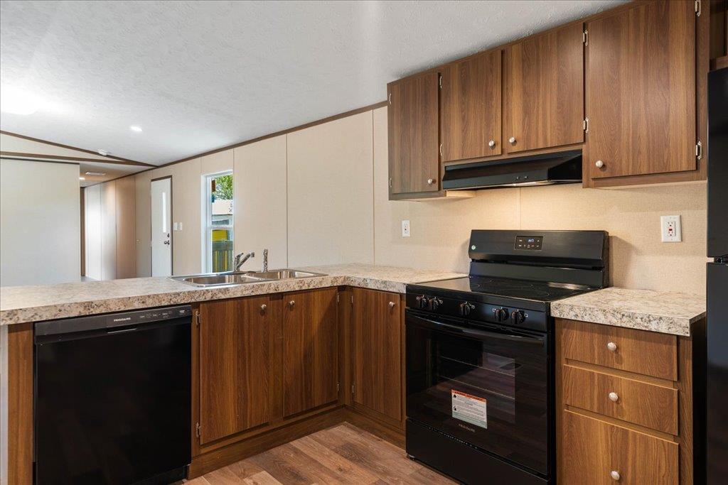 12104 Avis Rd, Mustang Ridge, TX 78616