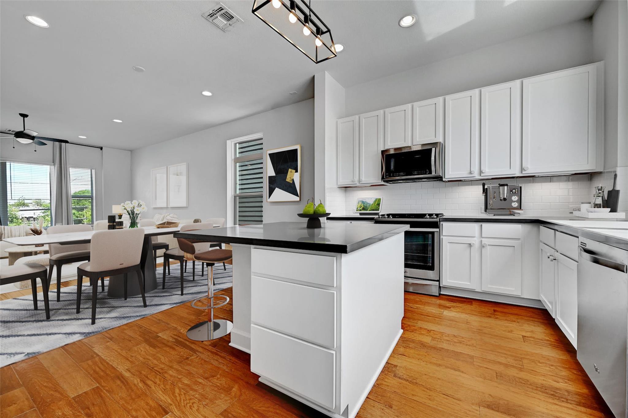 1412 Waterloo Shore Ln, Austin, TX 78741