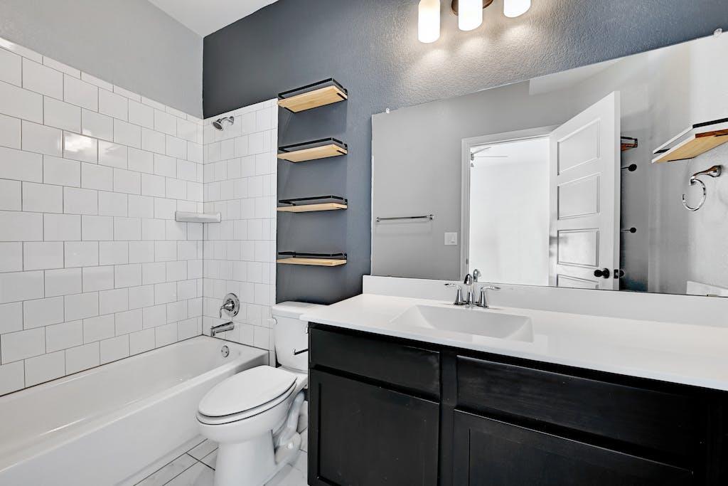 1412 Waterloo Shore Ln, Austin, TX 78741