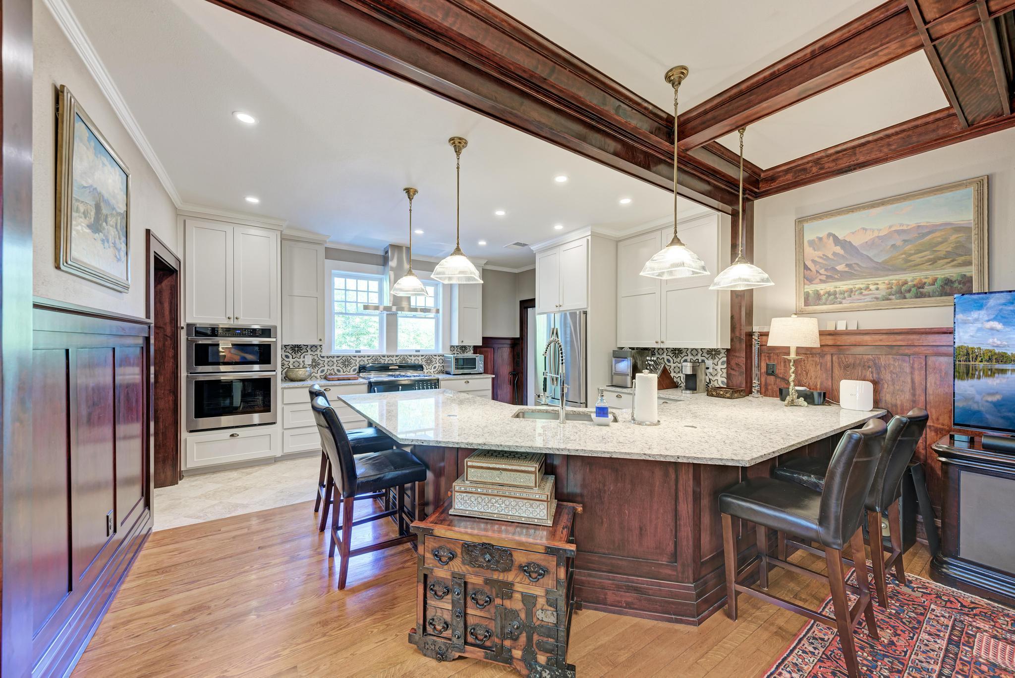 401 W 4th St, Lampasas, TX 76550