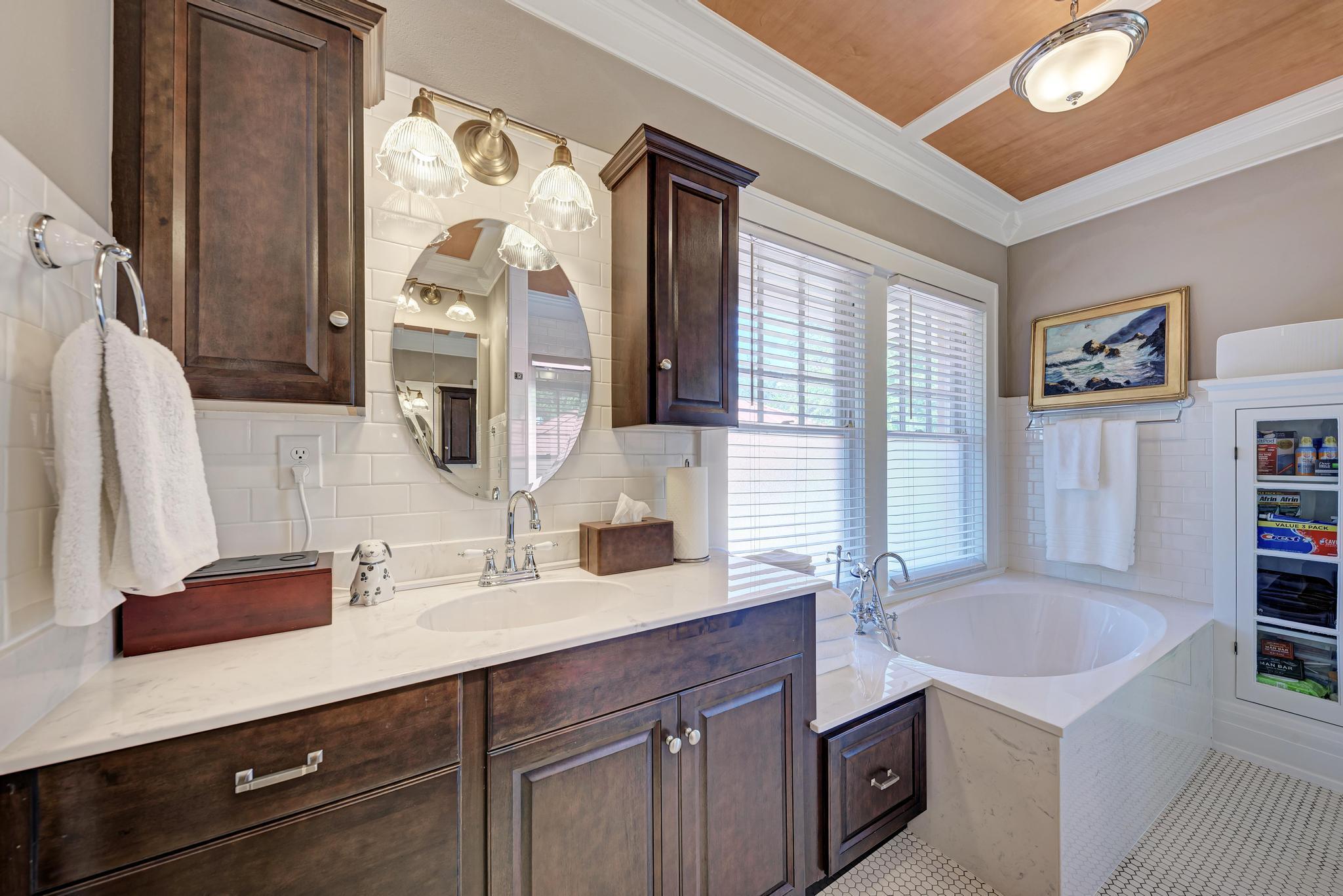 401 W 4th St, Lampasas, TX 76550