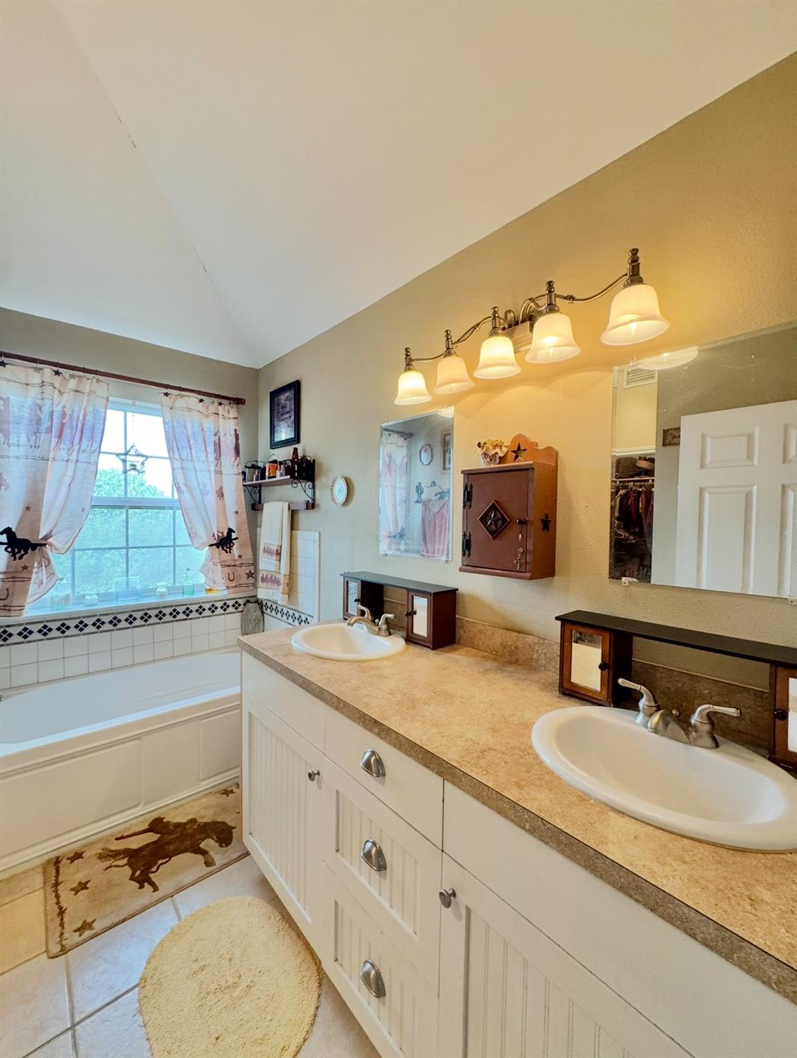 2334 CR 464, Elgin, TX 78621