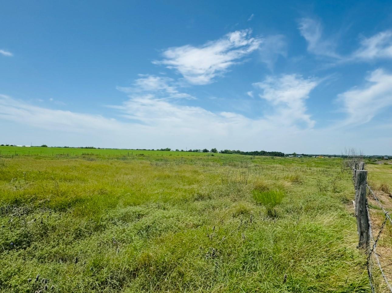 2334 CR 464, Elgin, TX 78621