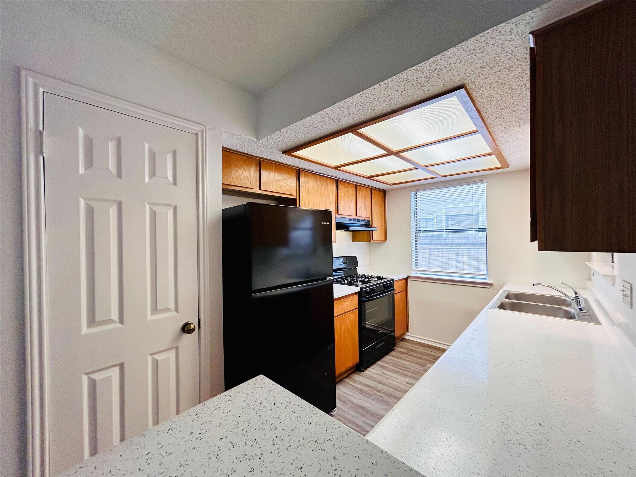 9315 Kempler Dr # B, Austin, TX 78748