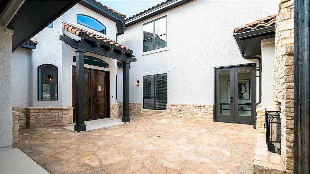 15101 Barrie Dr, Lakeway, TX 78734