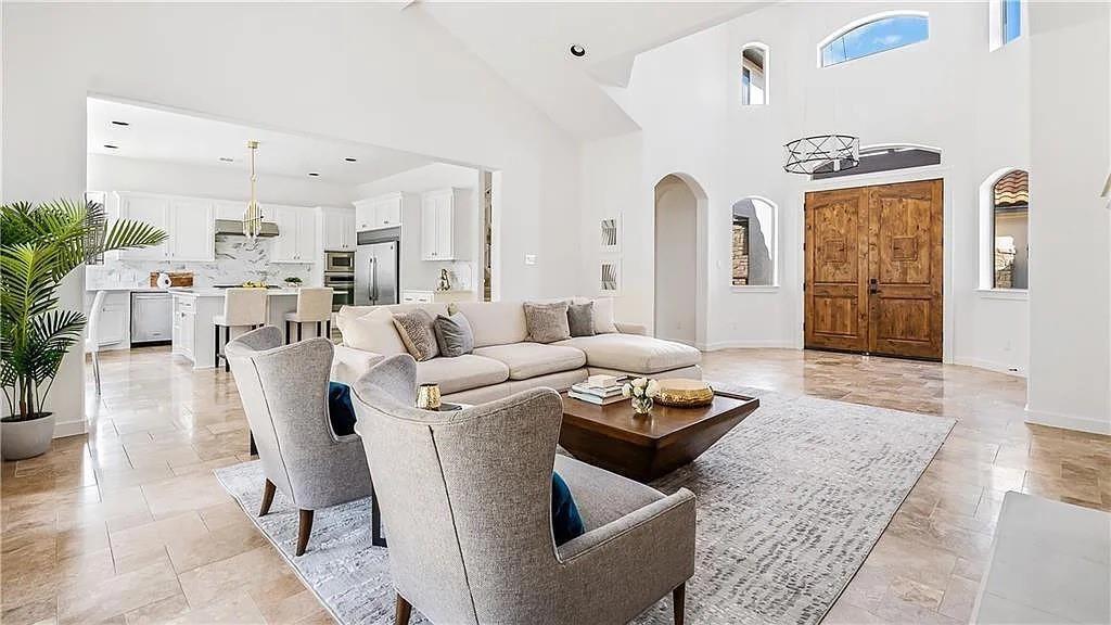 15101 Barrie Dr, Lakeway, TX 78734