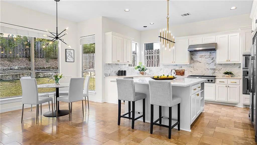 15101 Barrie Dr, Lakeway, TX 78734