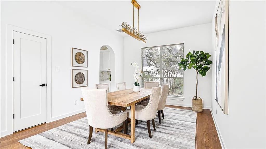 15101 Barrie Dr, Lakeway, TX 78734