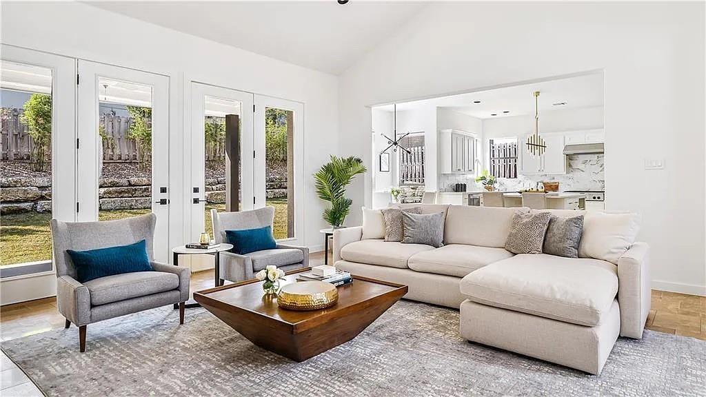 15101 Barrie Dr, Lakeway, TX 78734