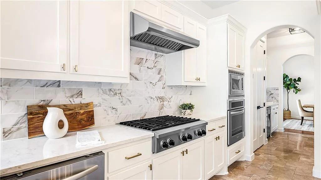 15101 Barrie Dr, Lakeway, TX 78734