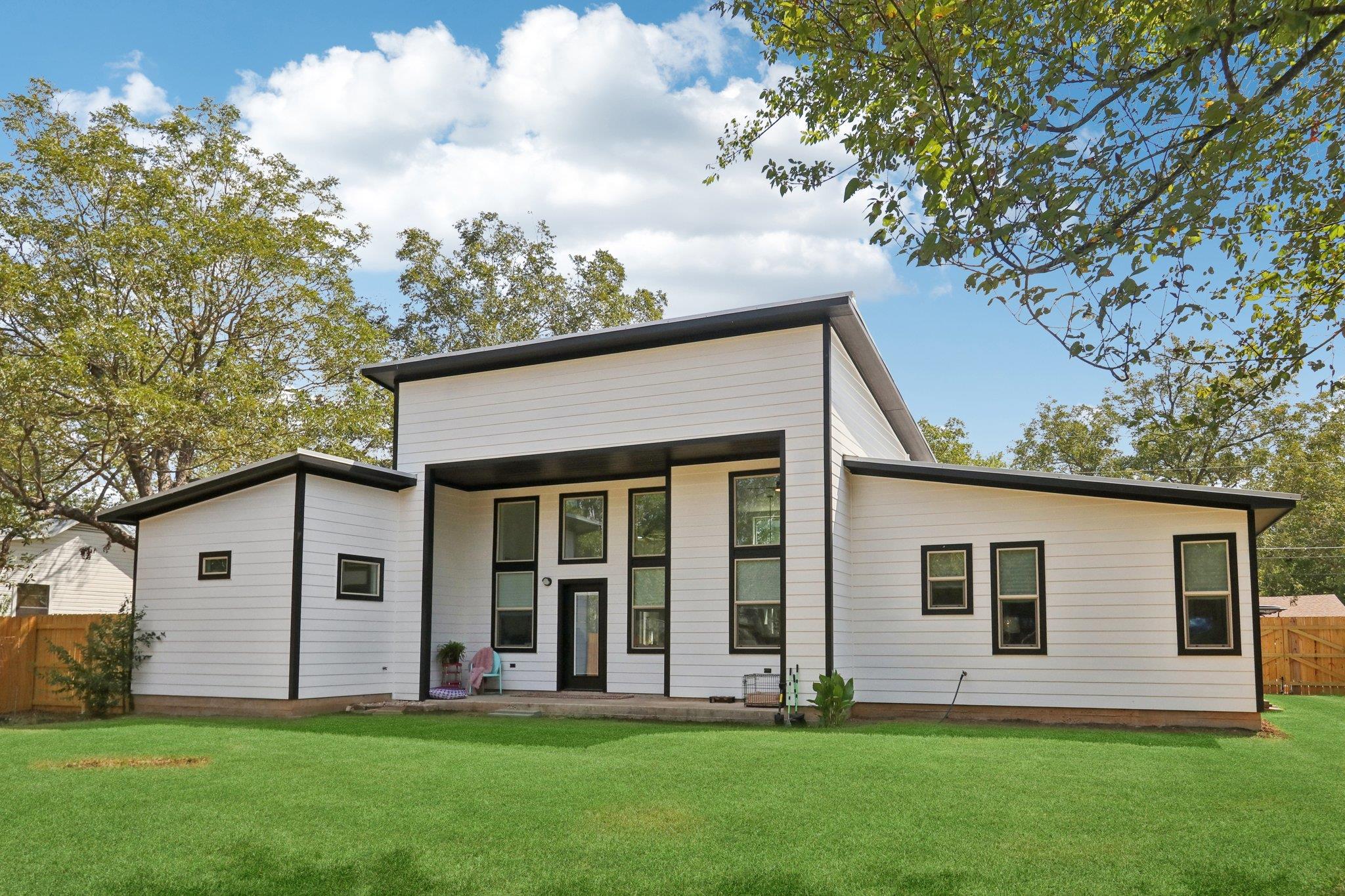 604 Wilhelm St, Bastrop, TX 78602