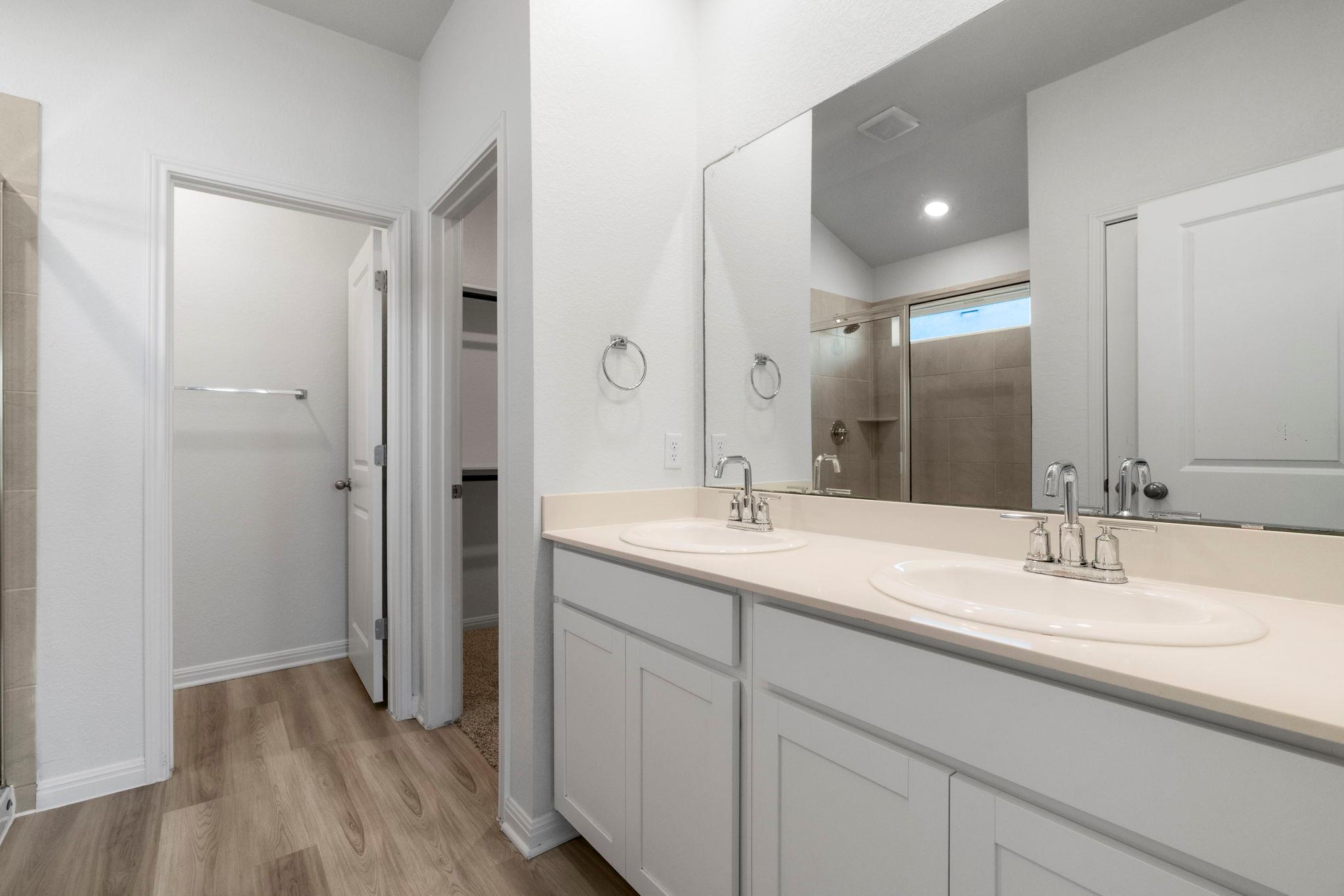 121 Oakdale Meadows Ln, Hutto, TX 78634