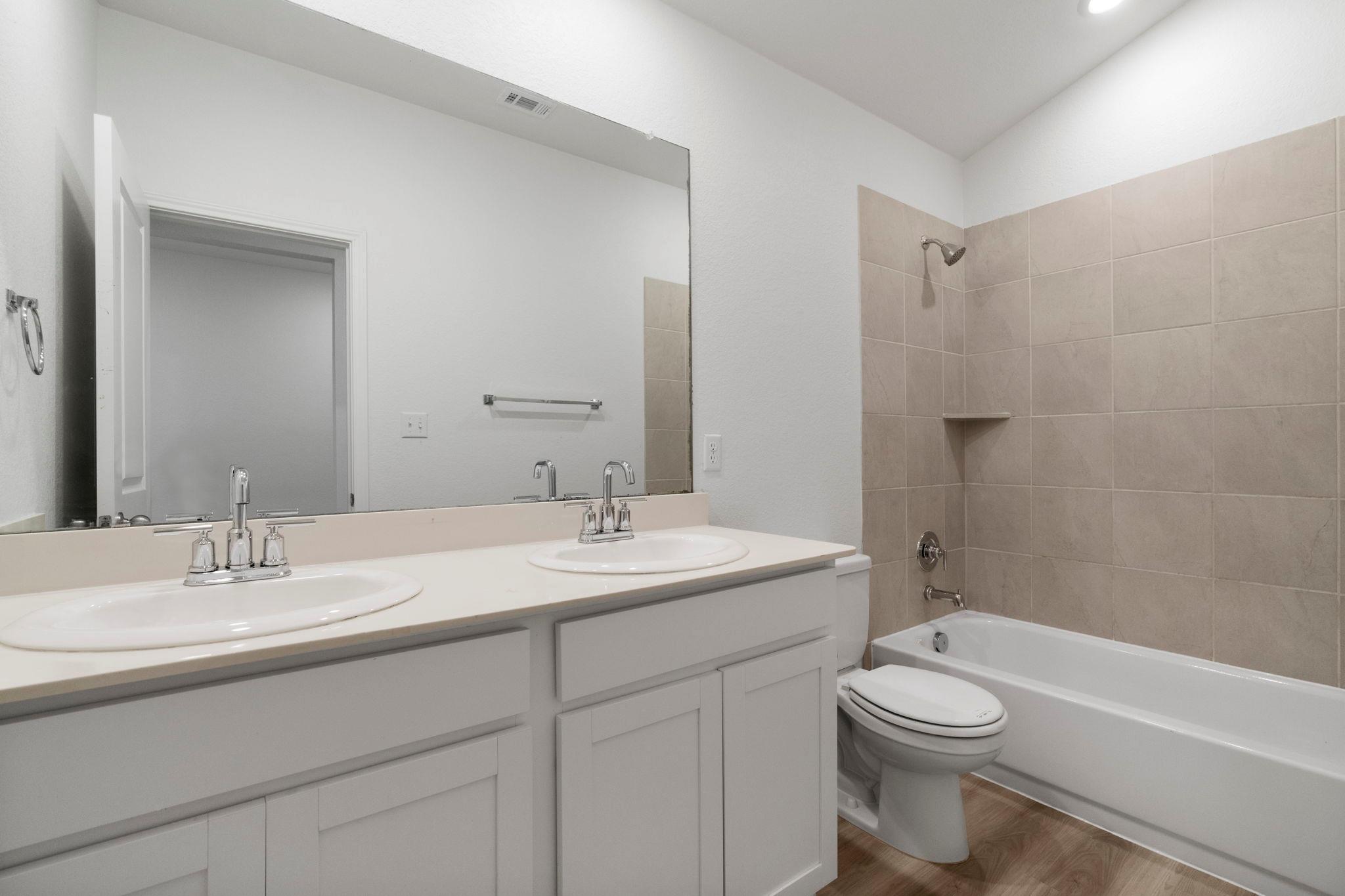 121 Oakdale Meadows Ln, Hutto, TX 78634