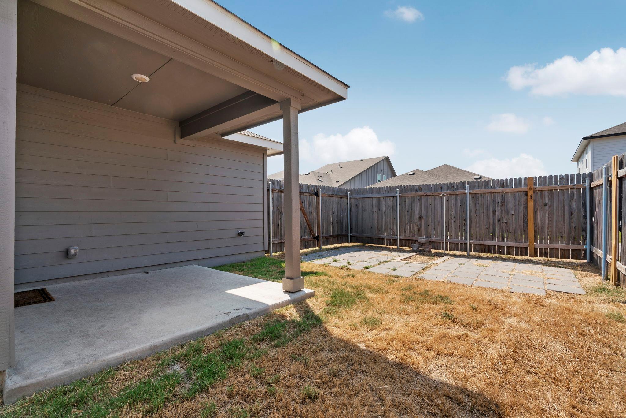 121 Oakdale Meadows Ln, Hutto, TX 78634