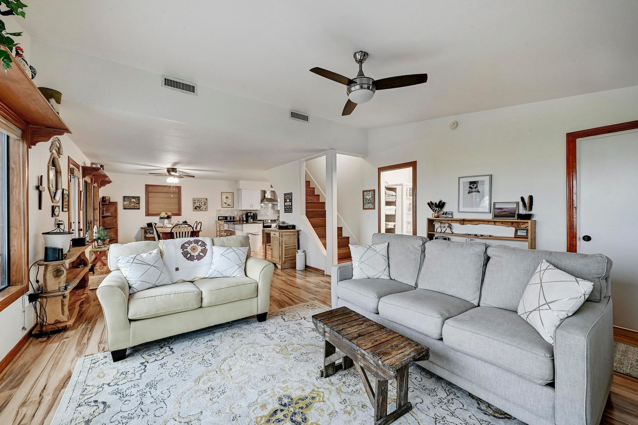 734 Island Dr, Bluffton, TX 78607