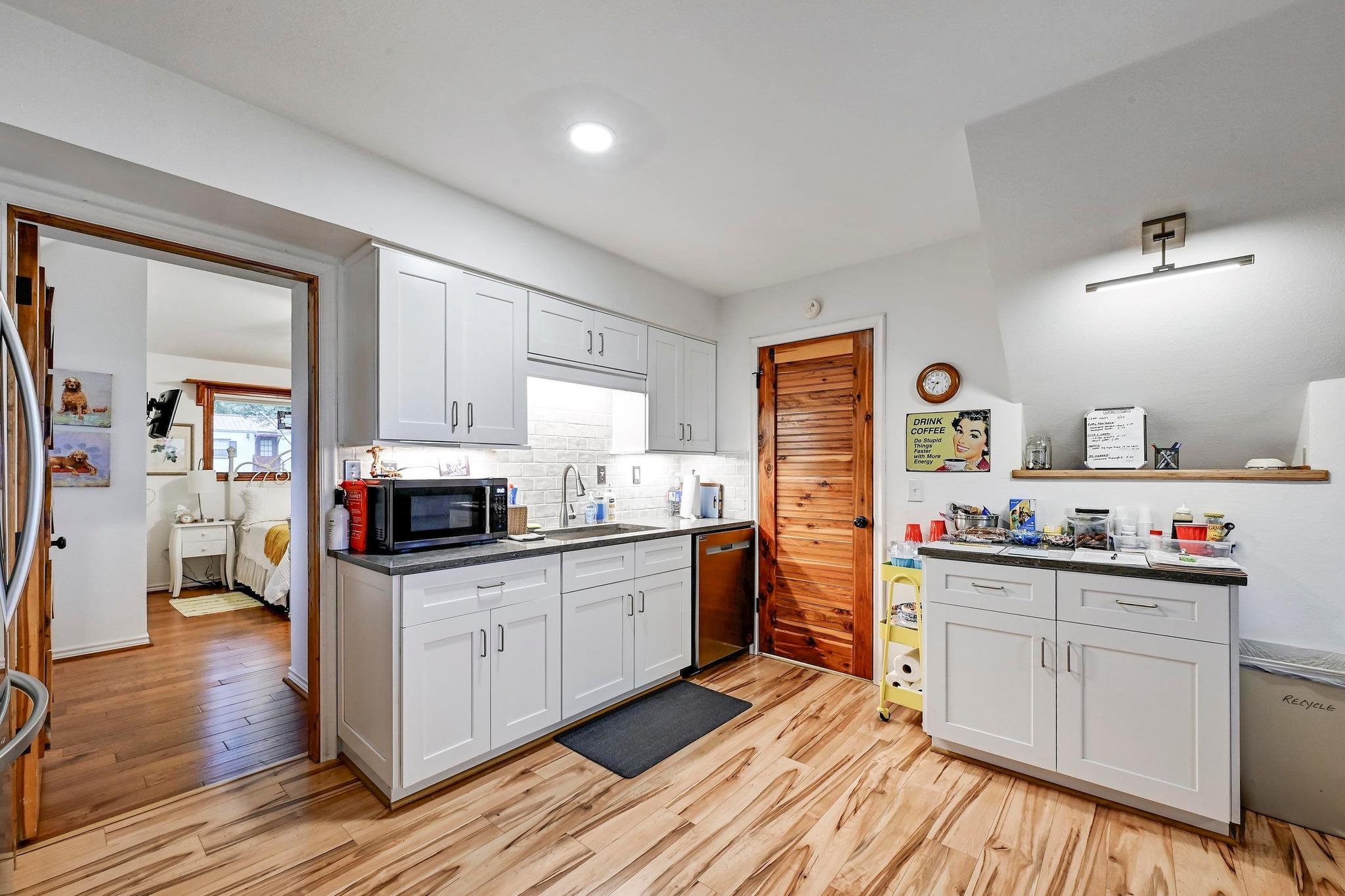 734 Island Dr, Bluffton, TX 78607