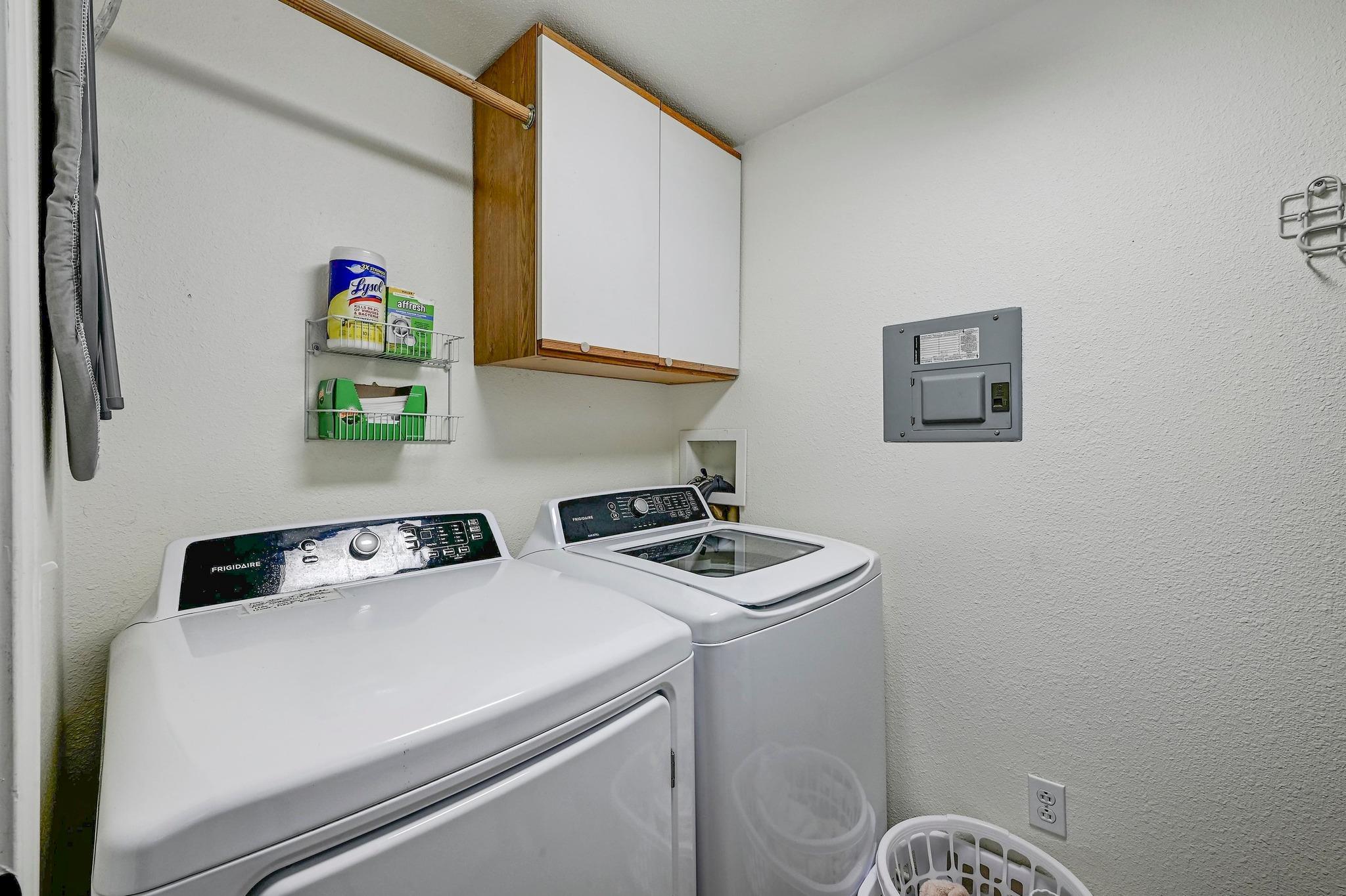 734 Island Dr, Bluffton, TX 78607