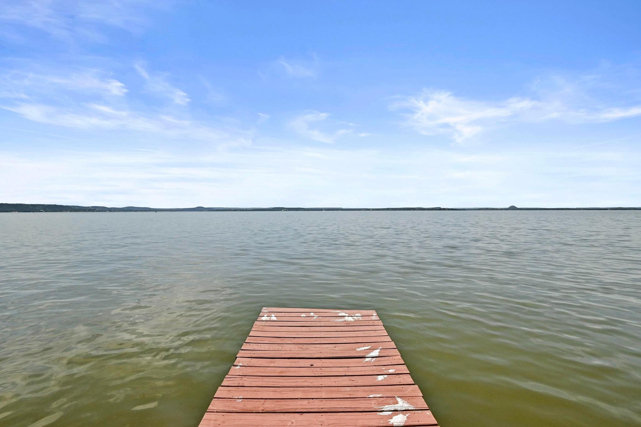 734 Island Dr, Bluffton, TX 78607