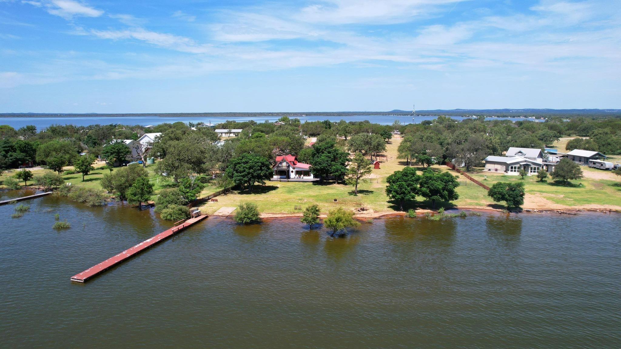 734 Island Dr, Bluffton, TX 78607