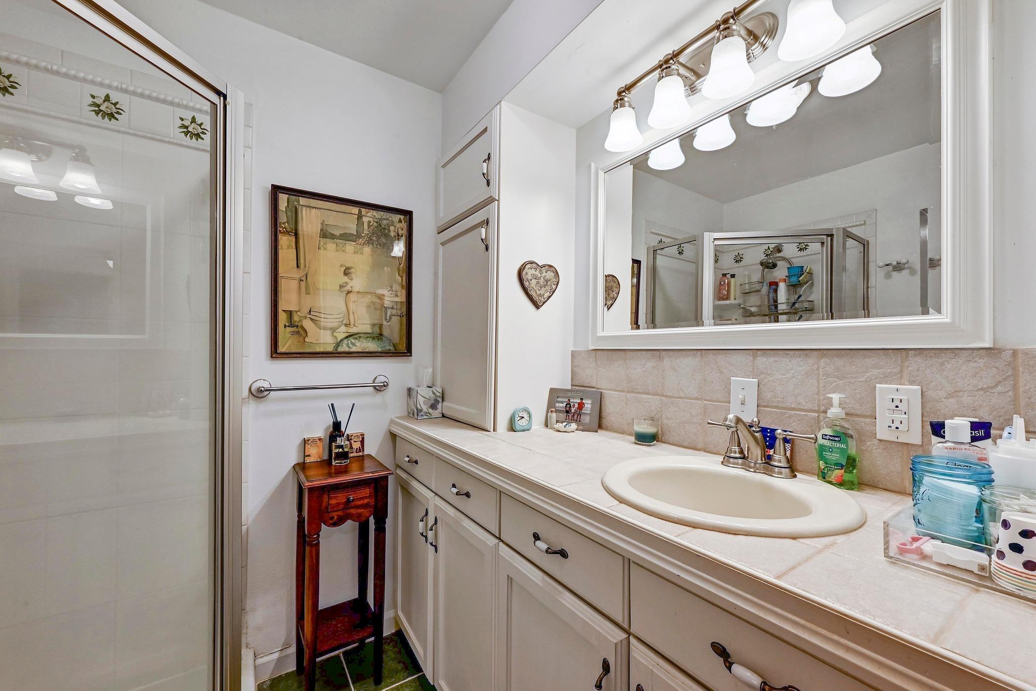 734 Island Dr, Bluffton, TX 78607