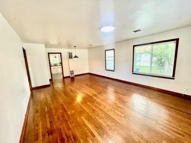 1109 Davis St, Taylor, TX 76574