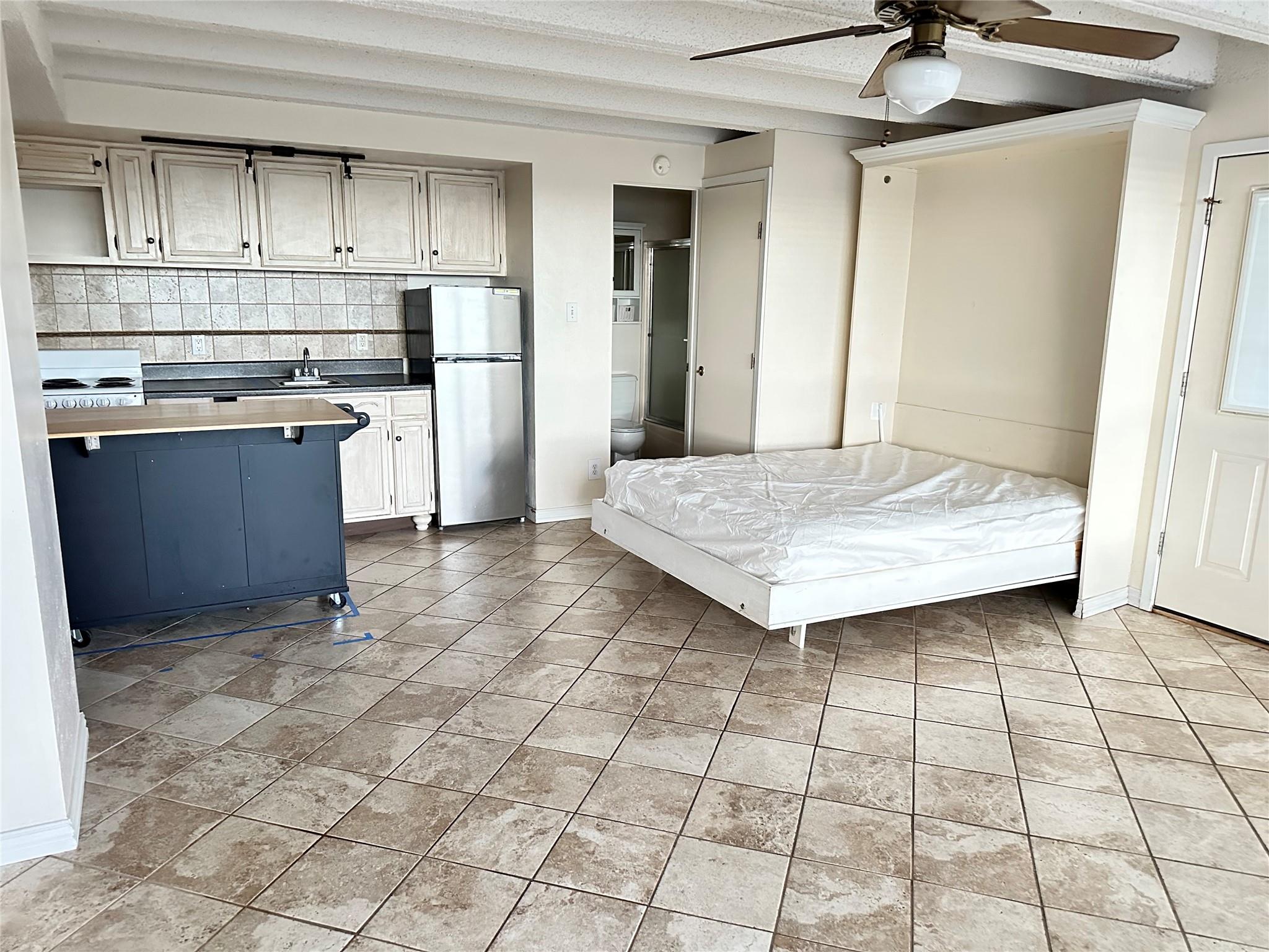 5916 Lago Vista Way # B18, Lago Vista, TX 78645