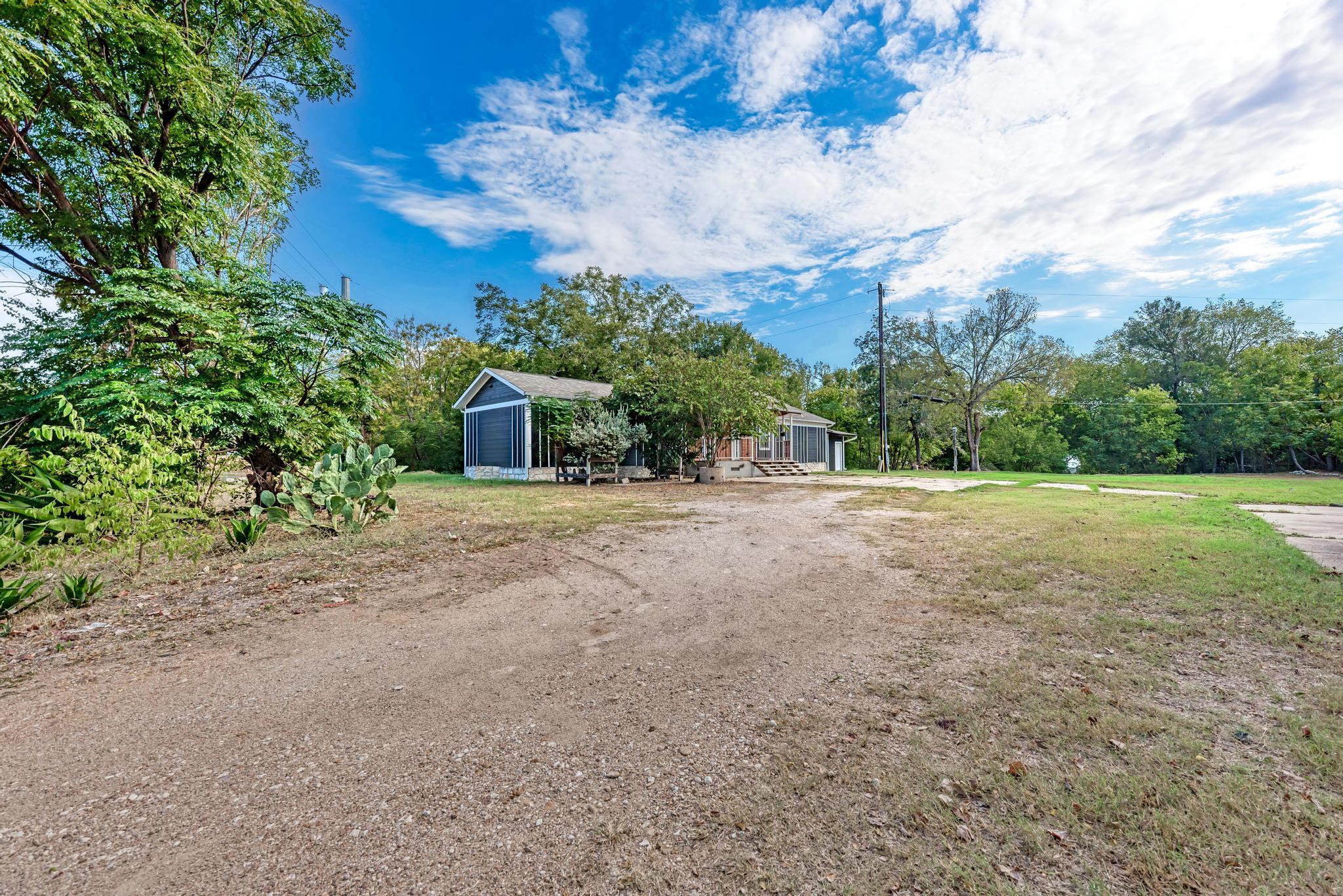 2785 N Main St, Bastrop, TX 78602