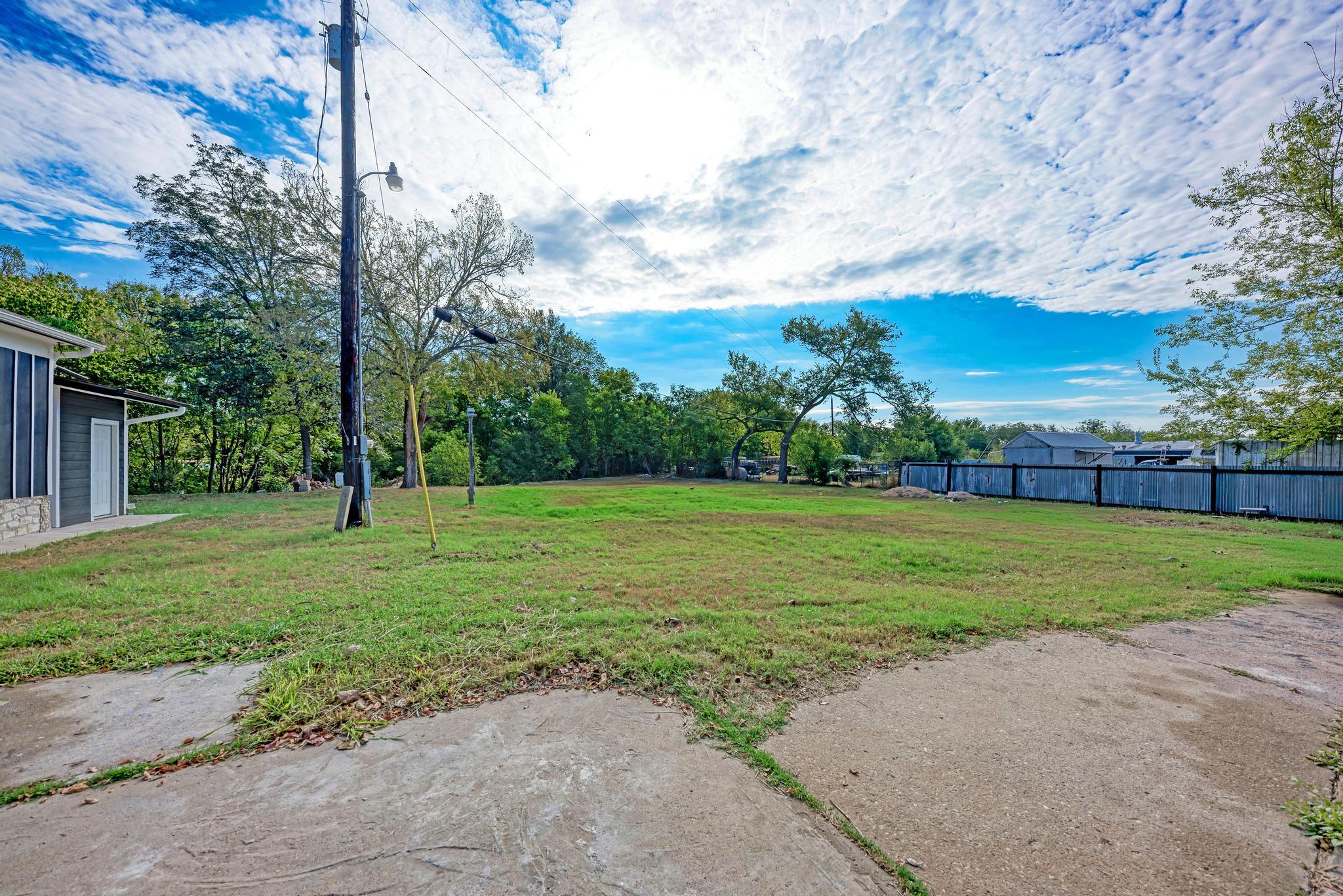 2785 N Main St, Bastrop, TX 78602